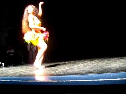 Hula dancer